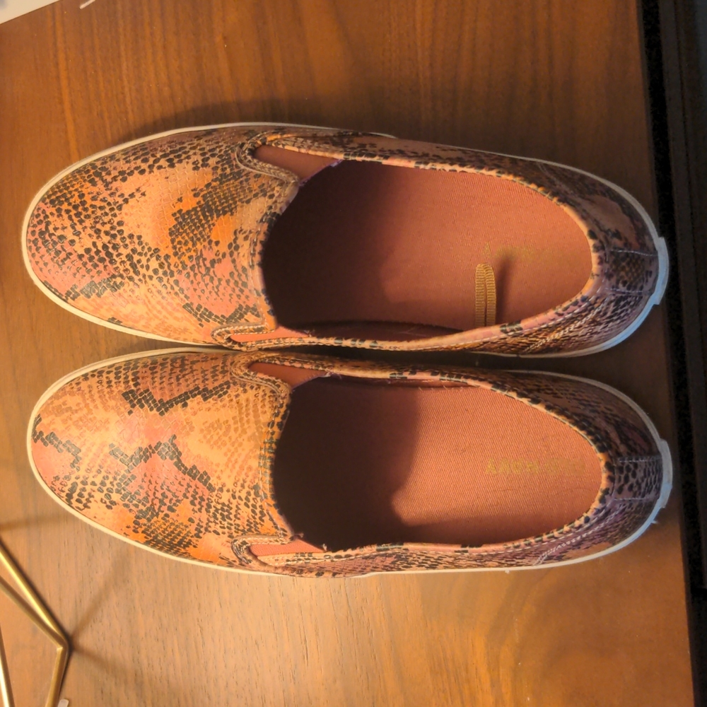 Old Navy‎ Faux Leather Snake Print Slip-on Sneakers size 8 1/2